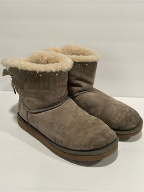 UGG Dixi Flora Perf Ankle Boots Suede Sheepskin Ribbon Bow Grey Chestnut W10